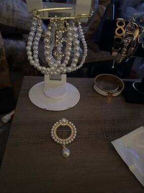 Gold and White Pearl Drop Pendant Necklace - Classic Pearl Circle with Teardrop